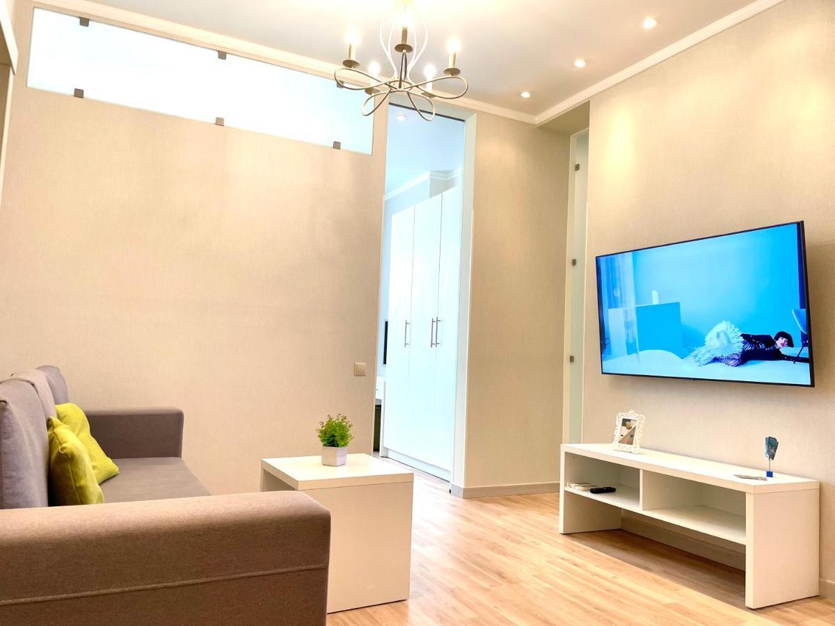 Navit Luxury Apartments With Breakfast Near The Railway Station, The City Center And The Park كييف المظهر الخارجي الصورة